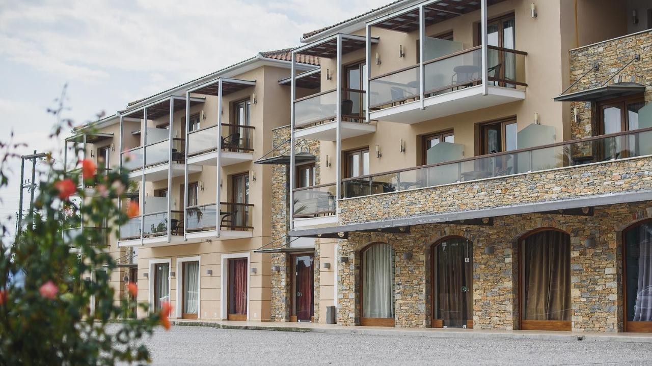 Valis Resort Hotel Volos Bagian luar foto Residential complex in the village
