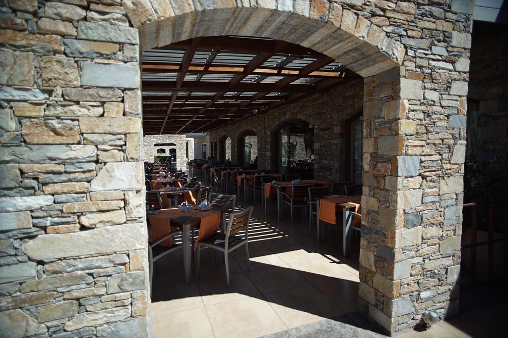 Valis Resort Hotel Volos Bagian luar foto The interior of the restaurant
