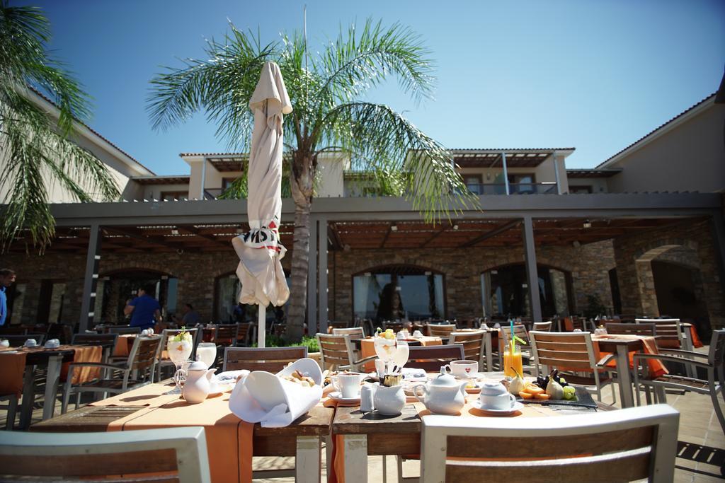 Valis Resort Hotel Volos Bagian luar foto The restaurant at the hotel